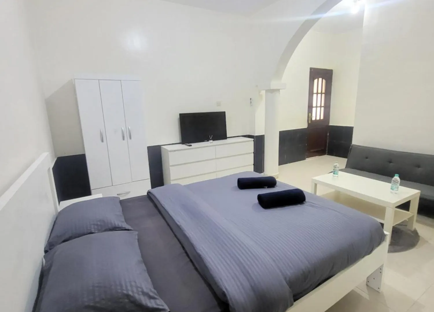 Vashi Full Studio Apartment 아부다비
